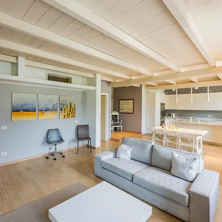 Overlooking The Appartamento Malgrate