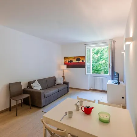 Overlooking The Appartamento *