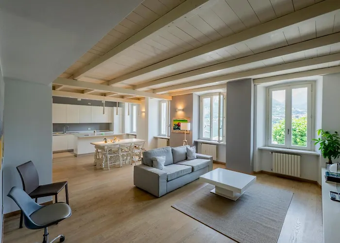 Overlooking The Διαμέρισμα *