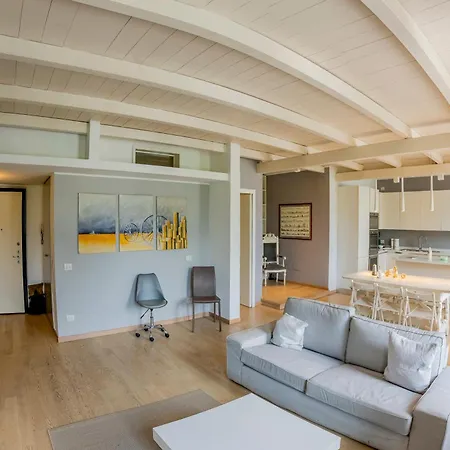 Appartement Overlooking The *